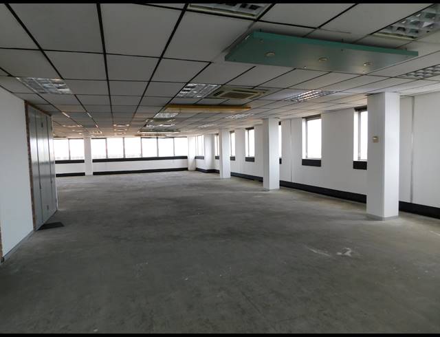 984M² OFFICE TO LET IN FERNDALE